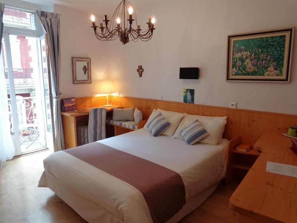 Bed & Breakfast La Berceau De Bernadette 2*